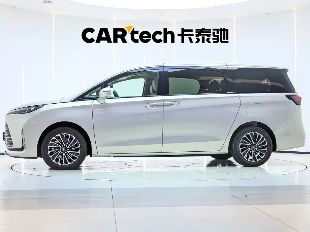 Buick GL8 Hybrid — миниатюра 4