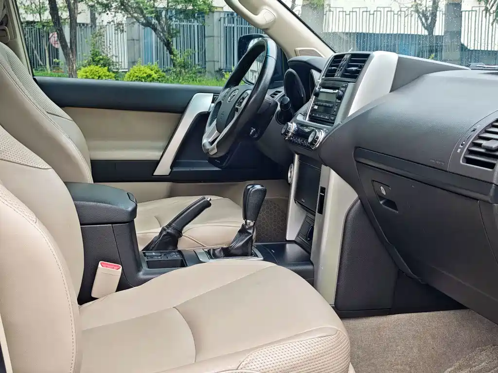 Toyota Land Cruiser Prado 2010 4.0L AT TX
