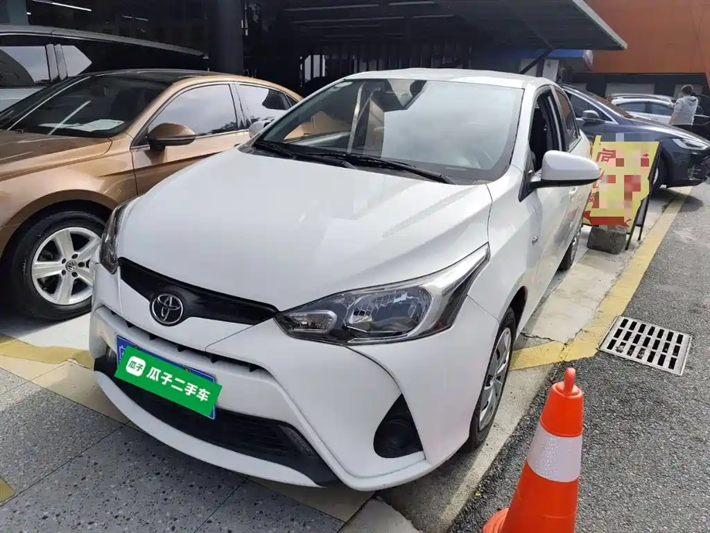 Toyota Yaris L 2021