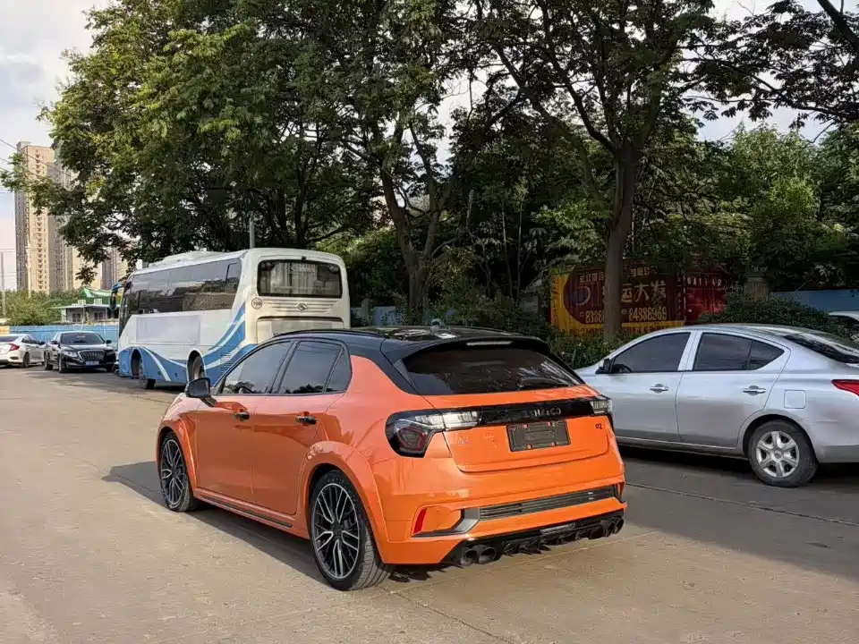 Lynk & Co 02 Hatchback — миниатюра 9