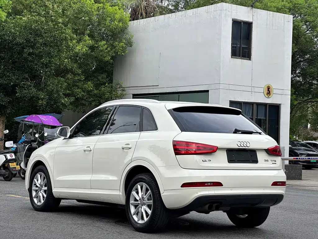Audi Q3 2013 40 TFSI quattro Luxury