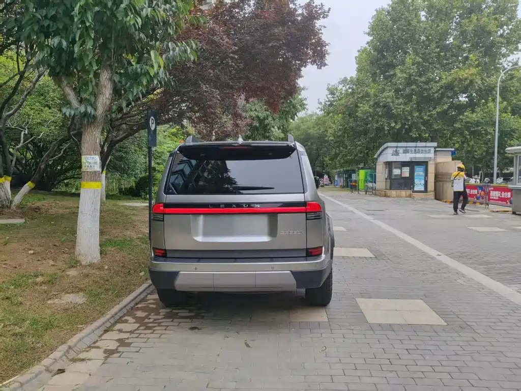 Lexus GX — миниатюра 12