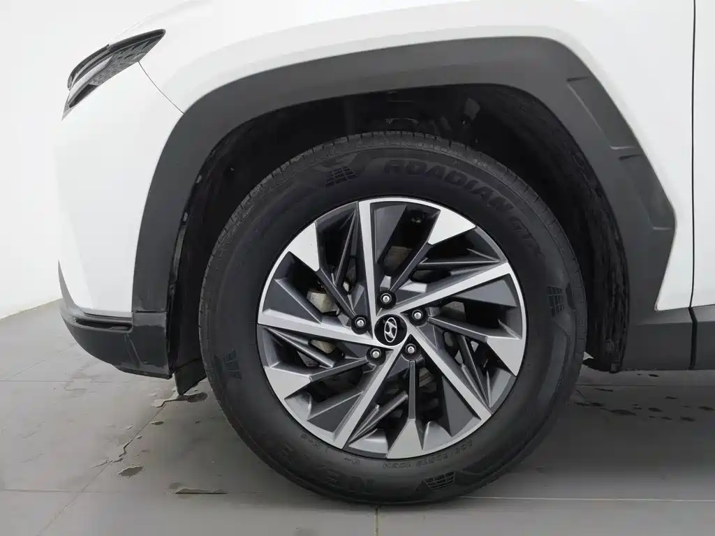 Hyundai Tucson — миниатюра 17