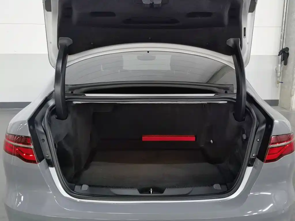Jaguar XEL — миниатюра 16