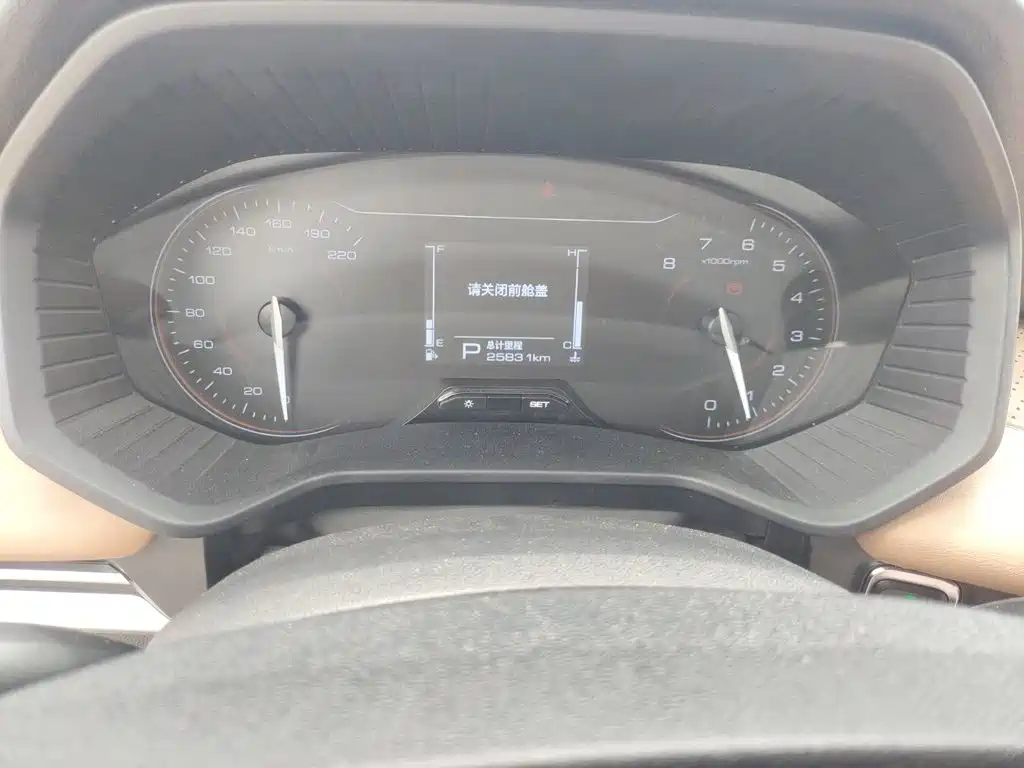 Wuling Jiachen — миниатюра 5