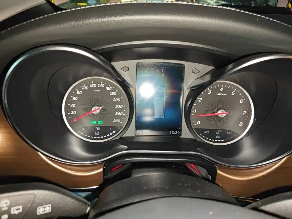 Mercedes-Benz V-Class — миниатюра 7