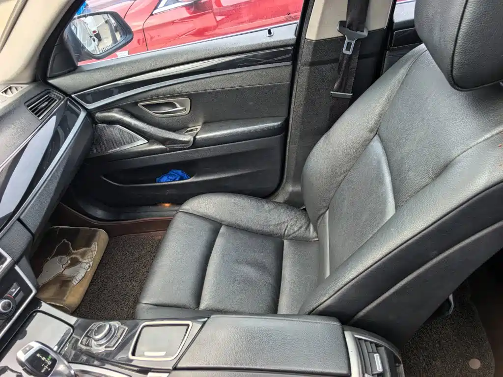 BMW 5 Series — миниатюра 10