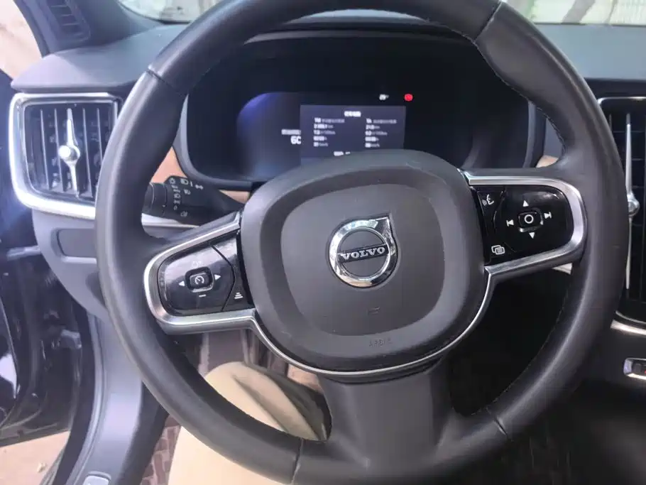 Volvo S90 — миниатюра 15