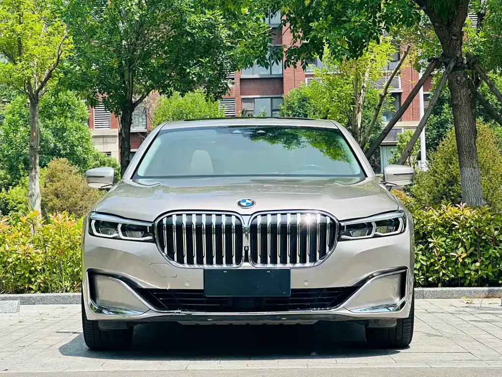 BMW 7 Series 7 2016 750Li xDrive мест