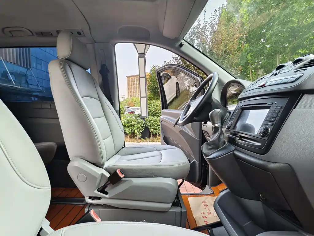 Mercedes-Benz Vito — миниатюра 15