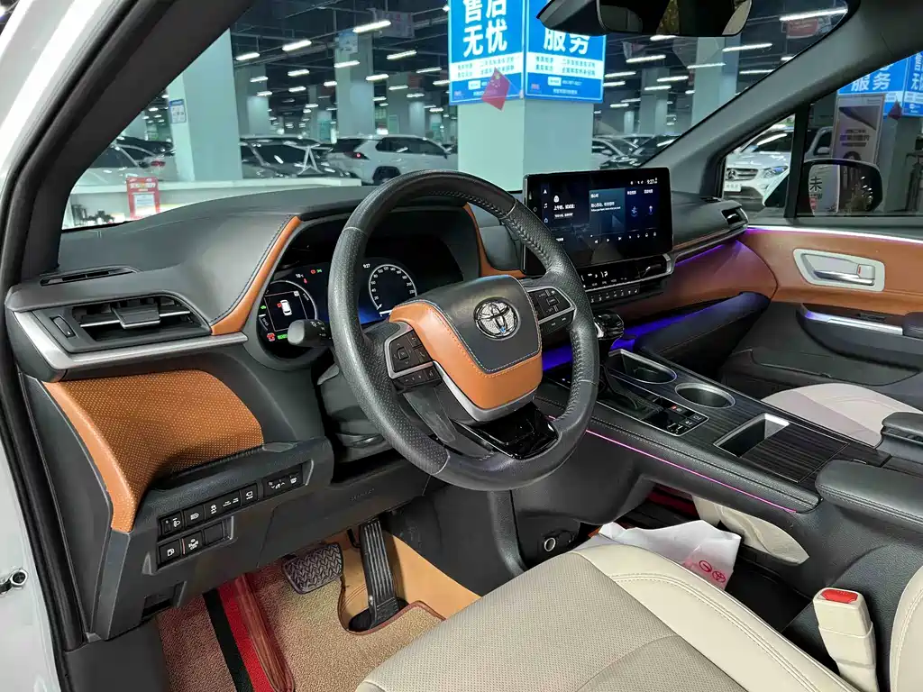 Toyota Sienna 2023 2.5L