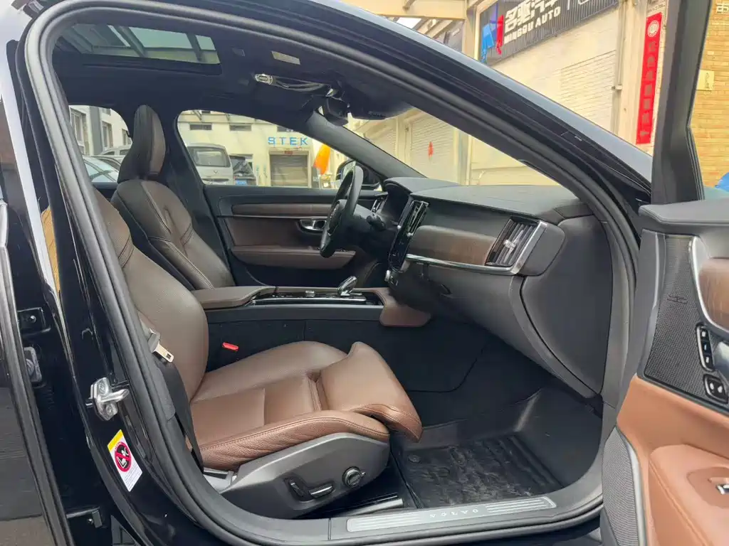 Volvo S90 — миниатюра 12