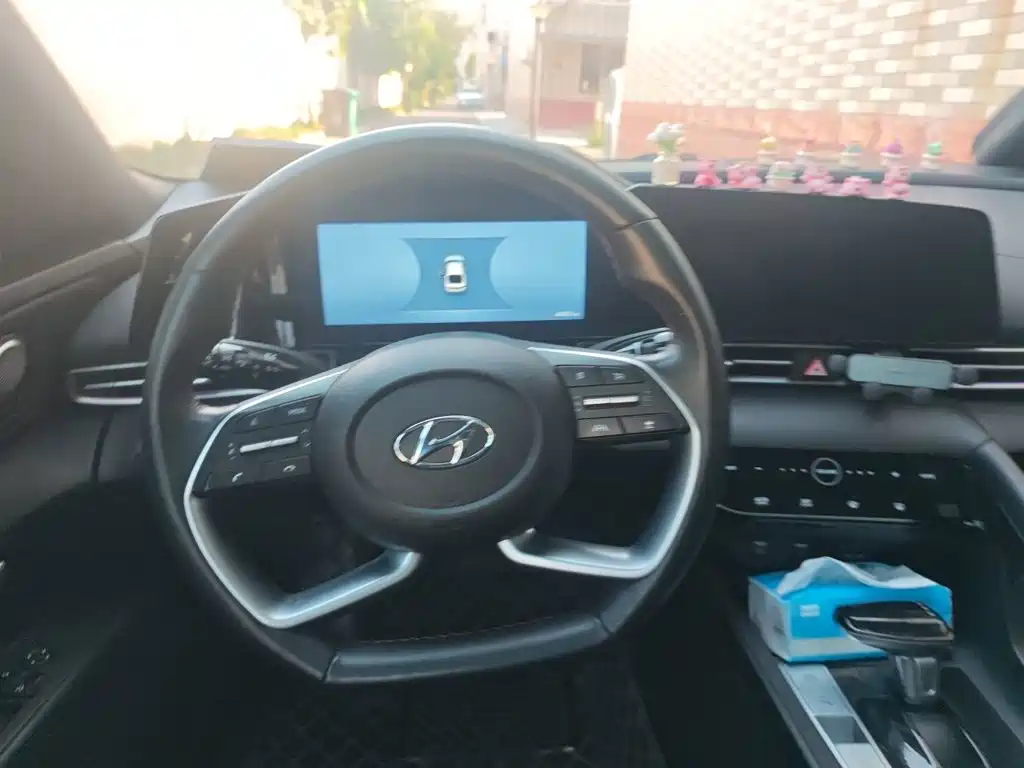 Hyundai Elantra — миниатюра 6