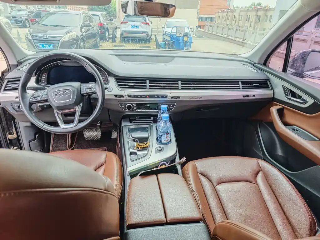 Audi Q7 — миниатюра 6