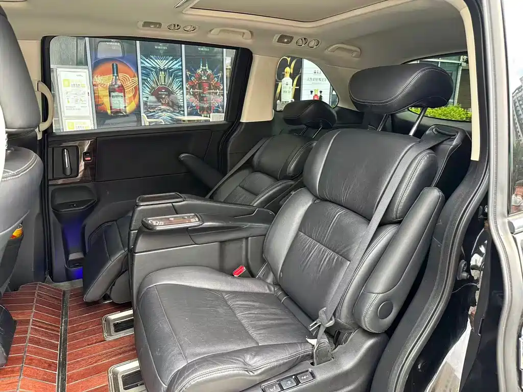 Honda Elysion — миниатюра 8