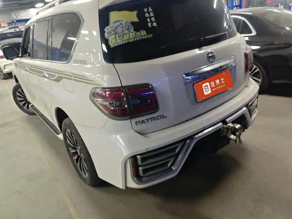 Nissan Patrol — миниатюра 8