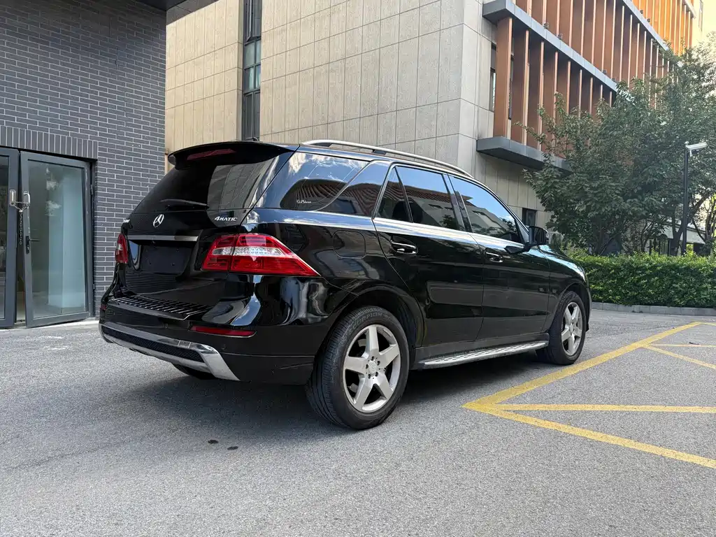 Mercedes-Benz M-Class — миниатюра 10