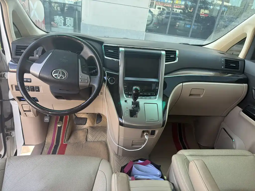 Toyota Alphard 2013 2.4L