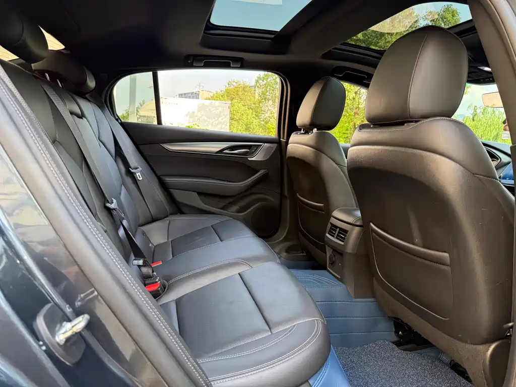 Cadillac CT5 — миниатюра 11
