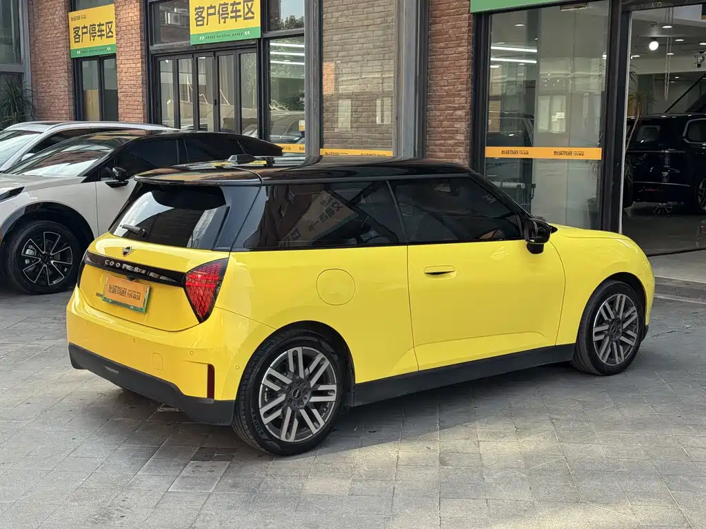 MINI MINI COOPER EV — миниатюра 7