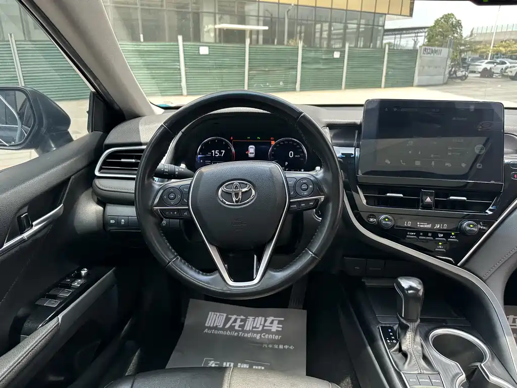 Toyota Camry 2021 2.5G Luxury