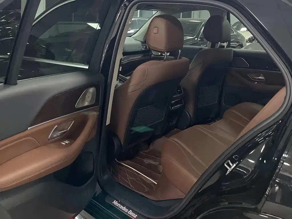 Mercedes-Benz GLE (Import) — миниатюра 10