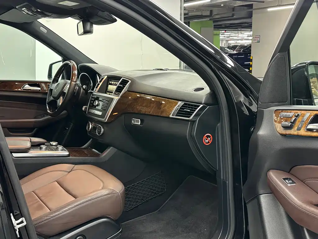 Mercedes-Benz M-Class — миниатюра 11