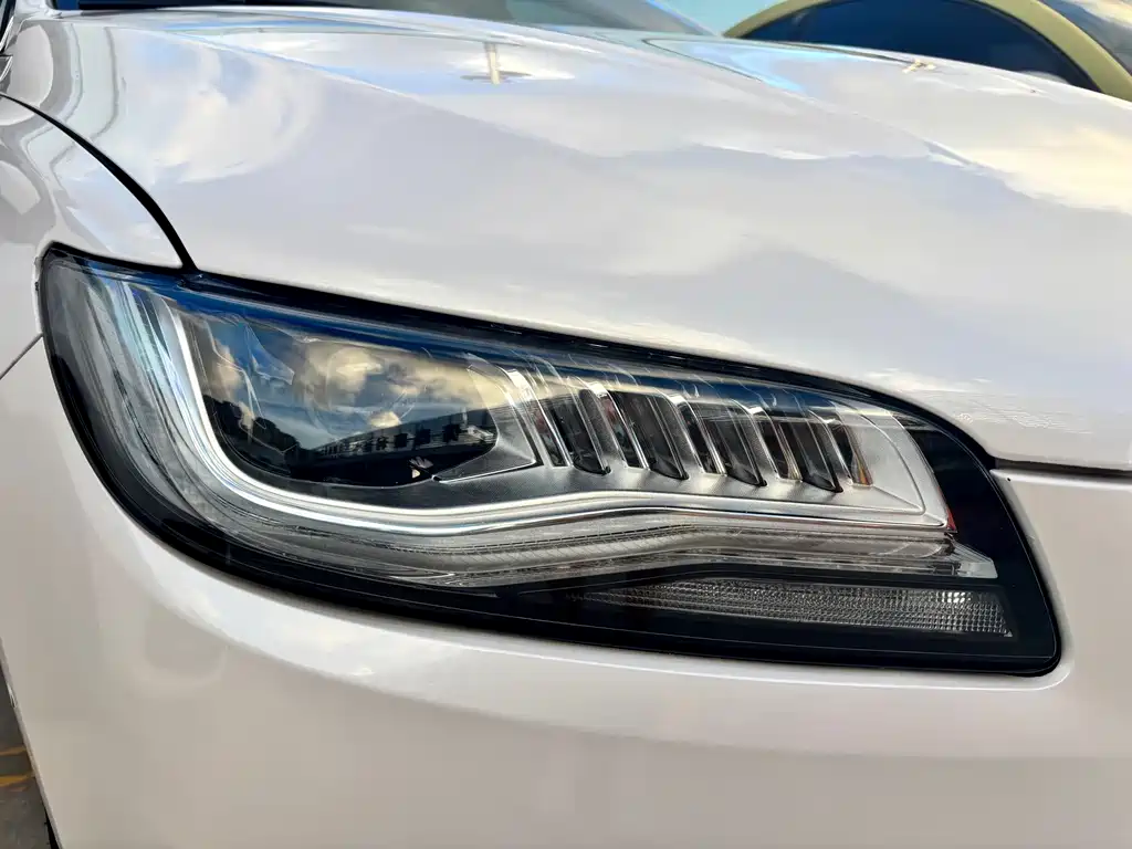 Lincoln MKZ — миниатюра 16