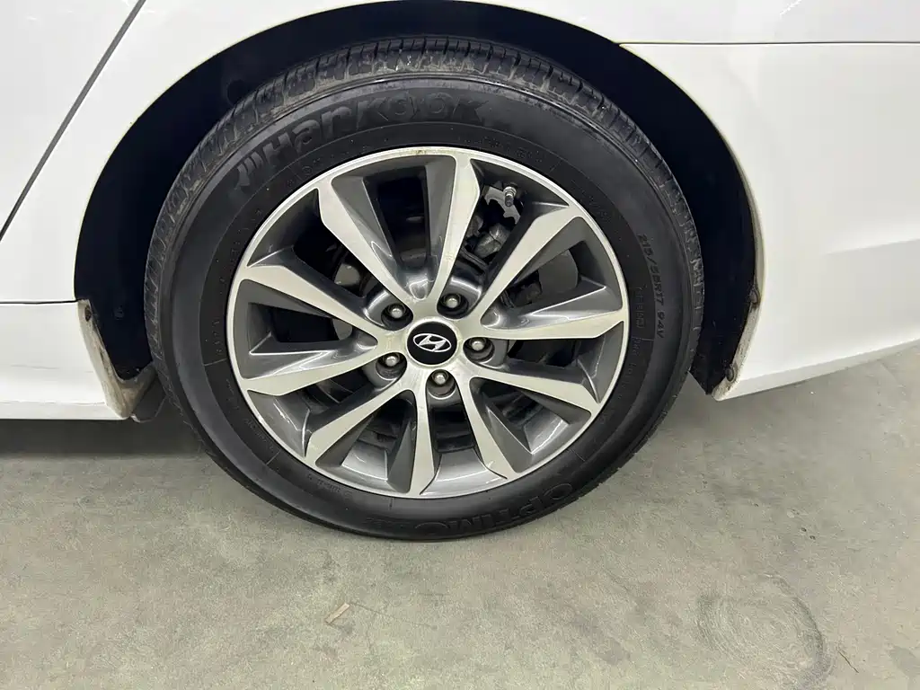 Hyundai Sonata — миниатюра 10