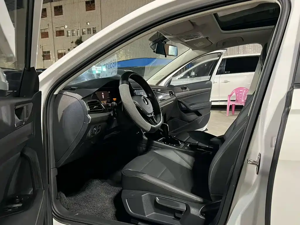 Volkswagen Lavida — миниатюра 4