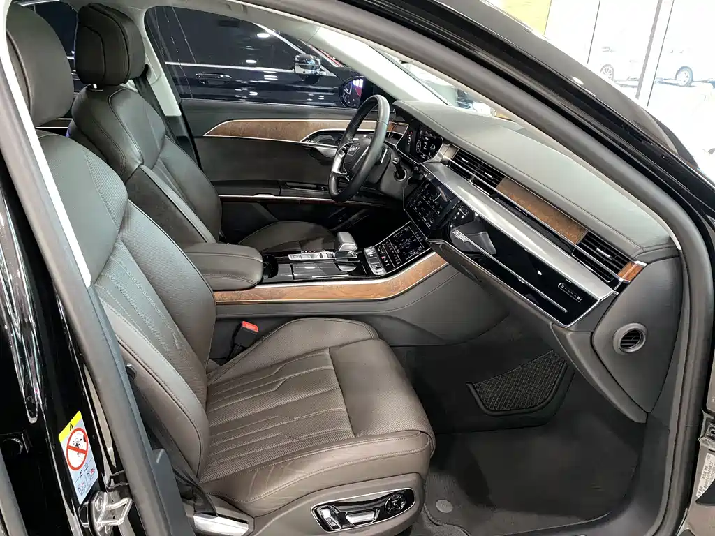 Audi A8 — миниатюра 9