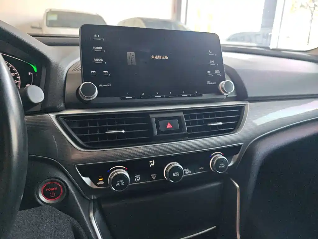 Honda Accord — миниатюра 13