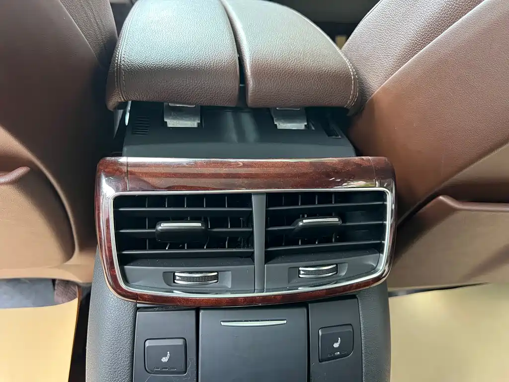 Audi A8 — миниатюра 8