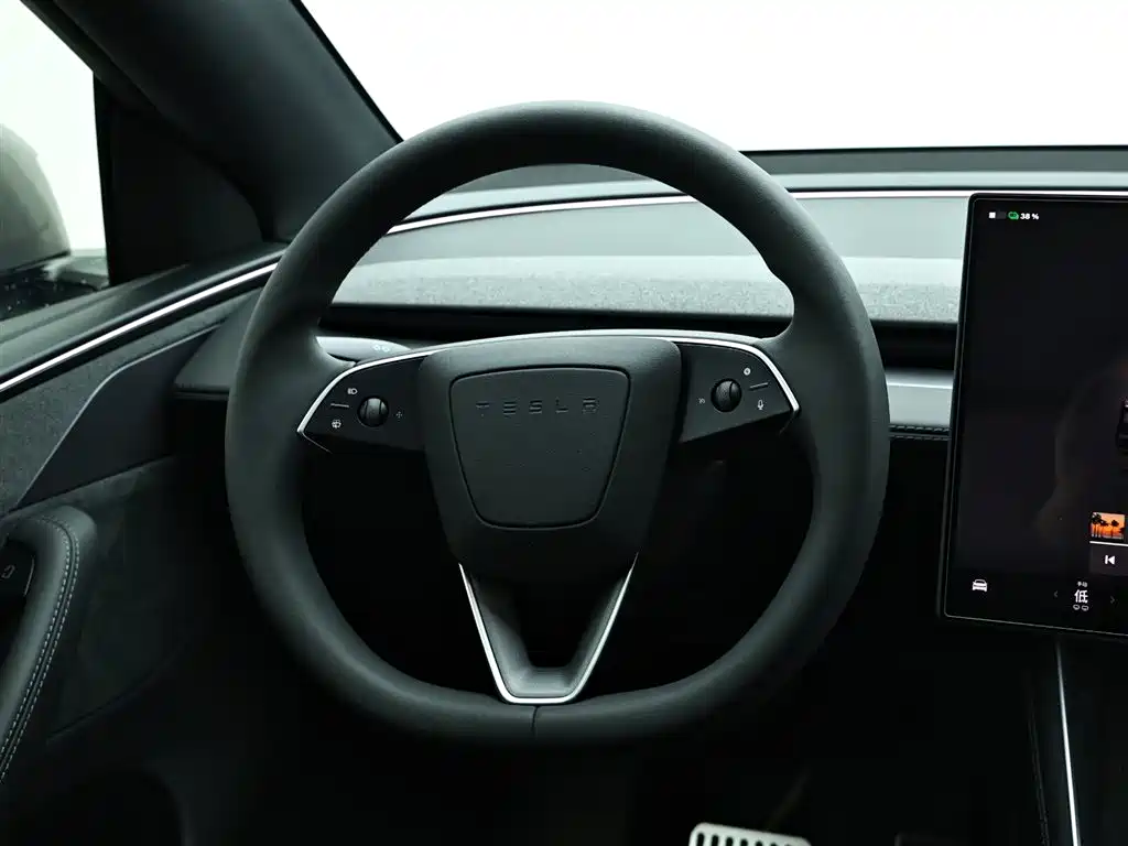 Tesla Model Y L — фотографии объявления, Фото 14