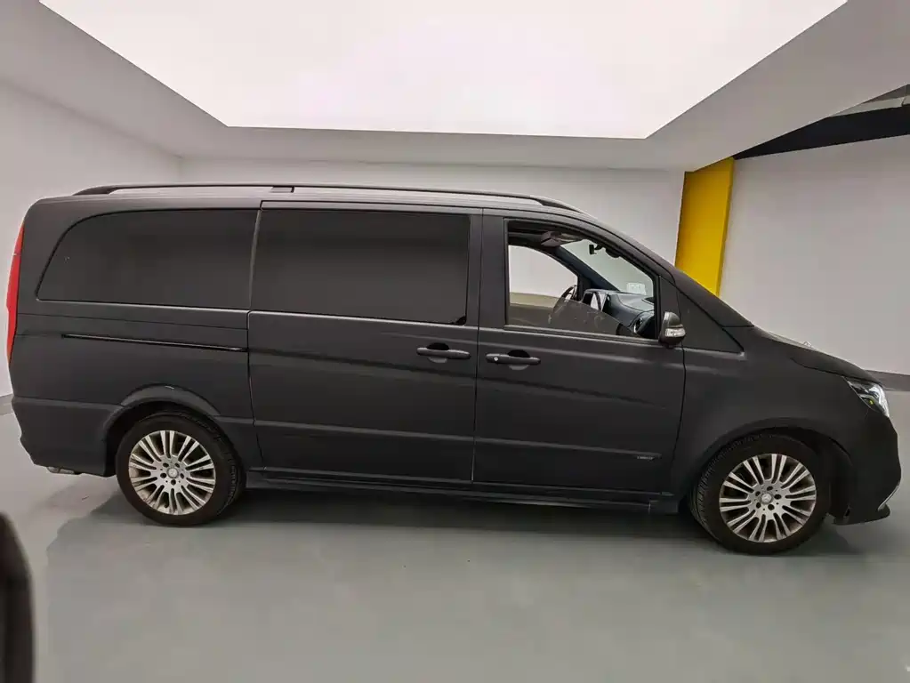 Mercedes-Benz Viano 2010 2.5L Luxury
