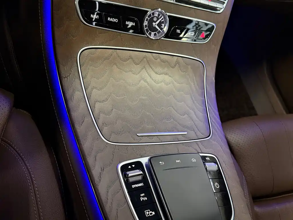 Mercedes-Benz E-Class — миниатюра 15