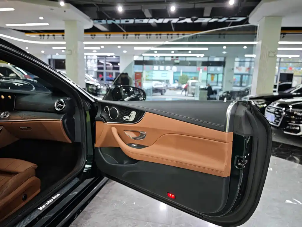 Mercedes-Benz E-Class (Import) — миниатюра 11