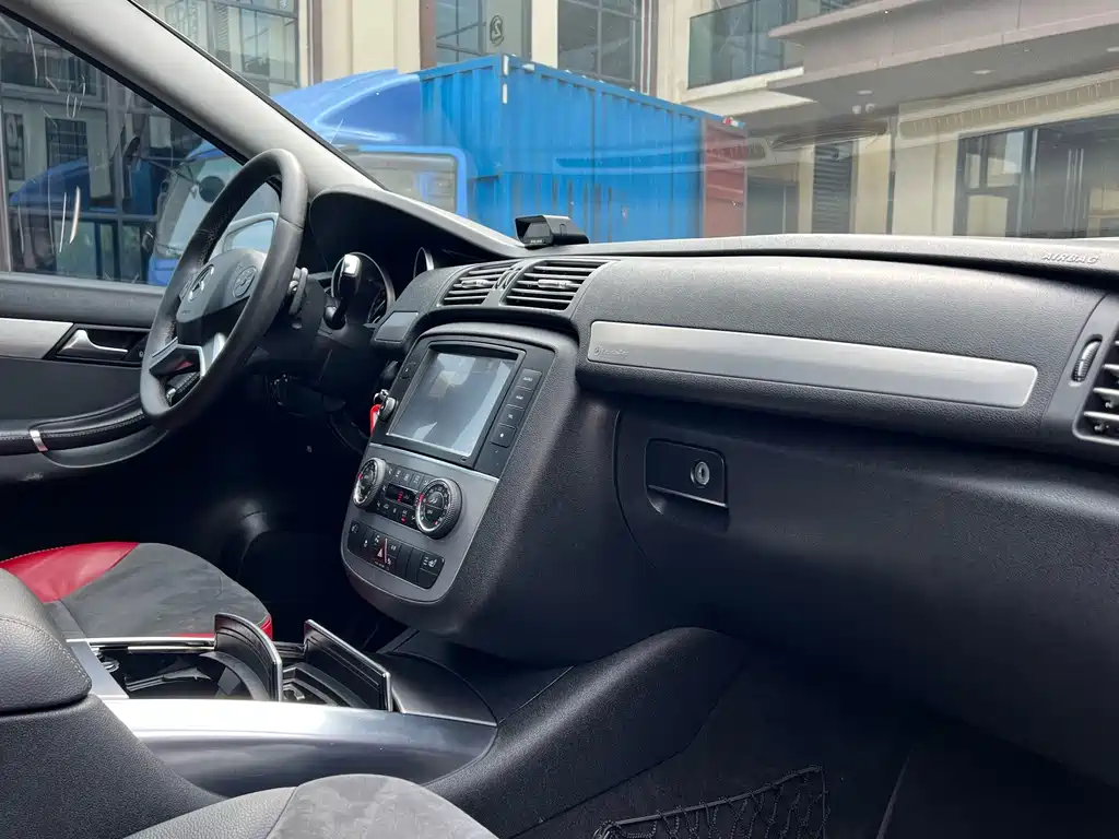 Mercedes-Benz R-Class — миниатюра 26
