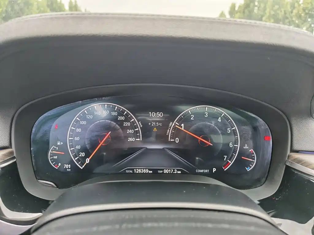 BMW 5 Series — миниатюра 6