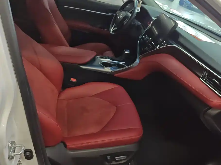 Toyota Camry — миниатюра 8