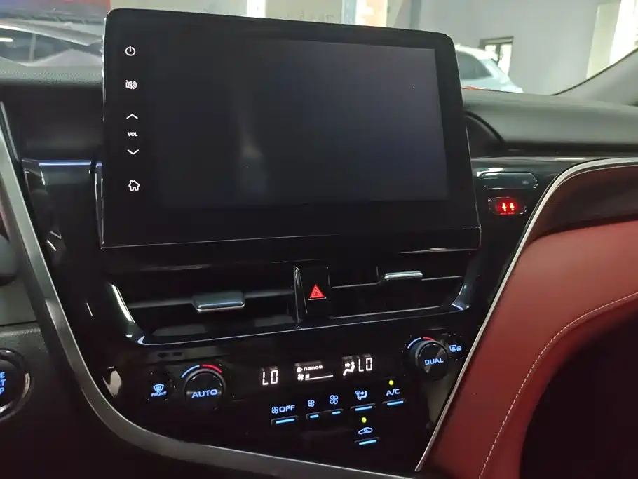Toyota Camry — миниатюра 13