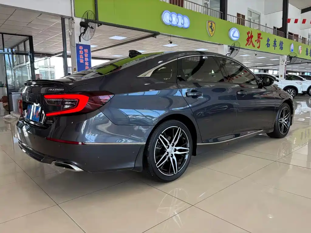 Honda Accord — миниатюра 8