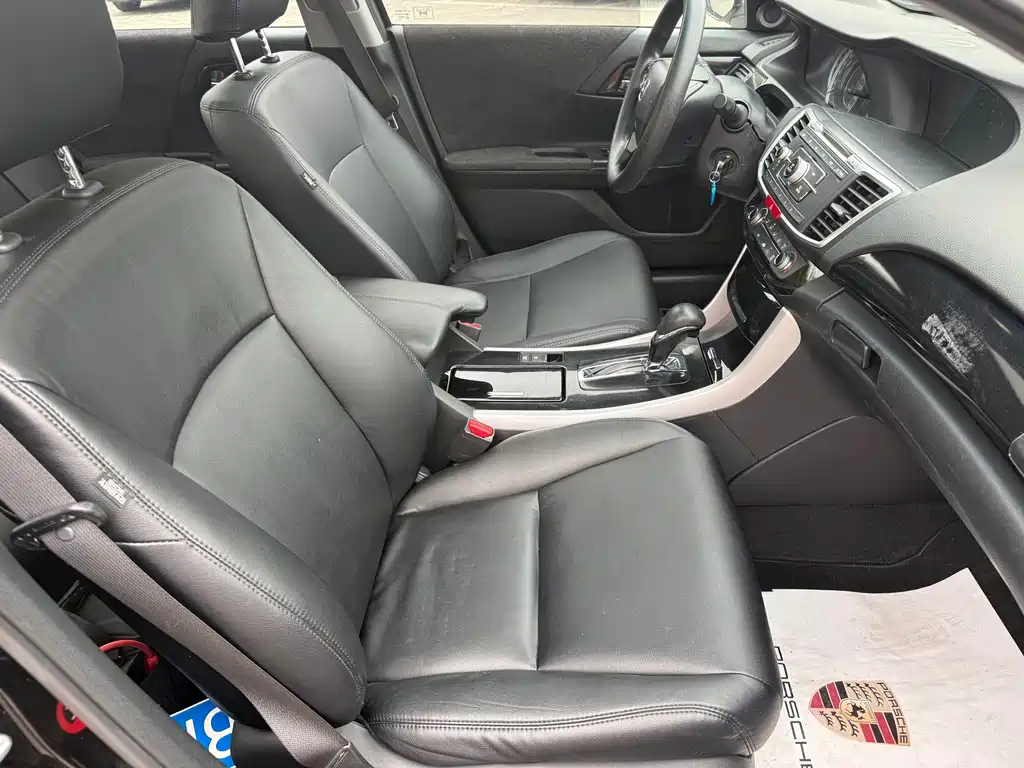 Honda Accord — миниатюра 12
