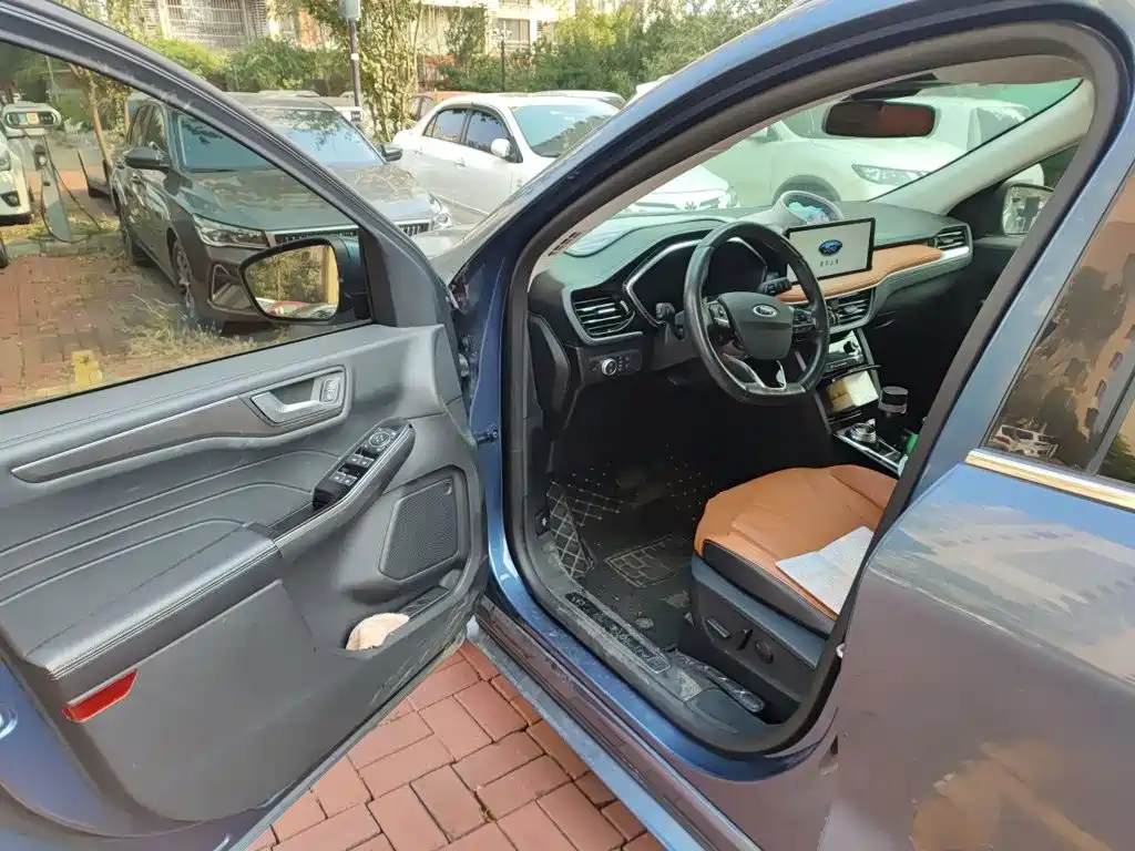 Ford Escape — миниатюра 17