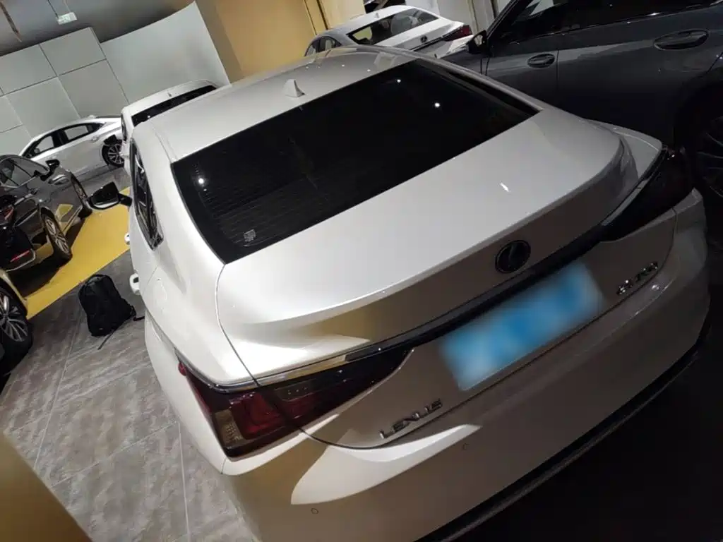 Lexus ES — миниатюра 5