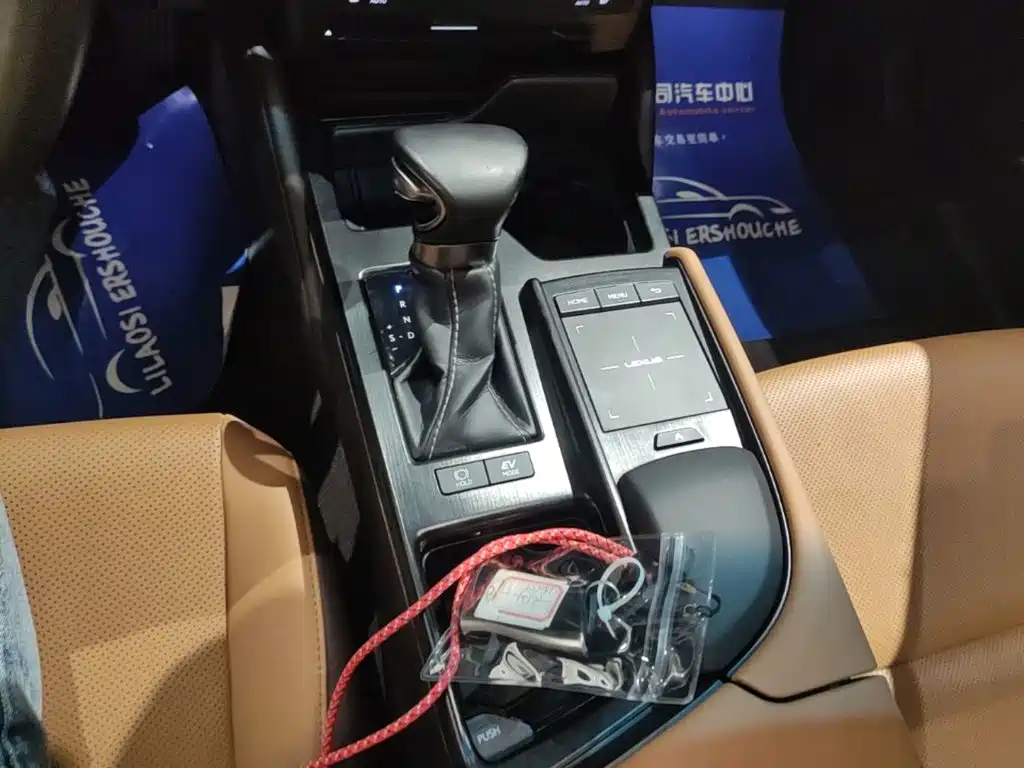 Lexus ES — миниатюра 14