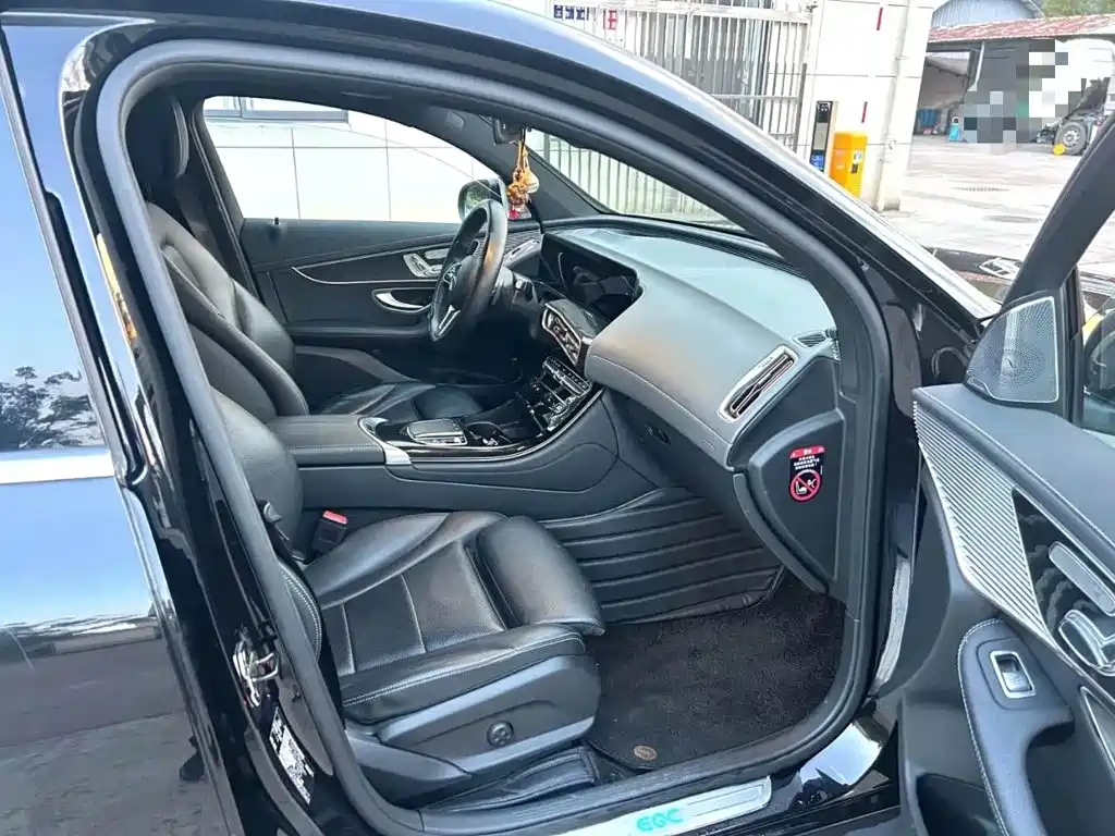 Mercedes-Benz EQC — миниатюра 3