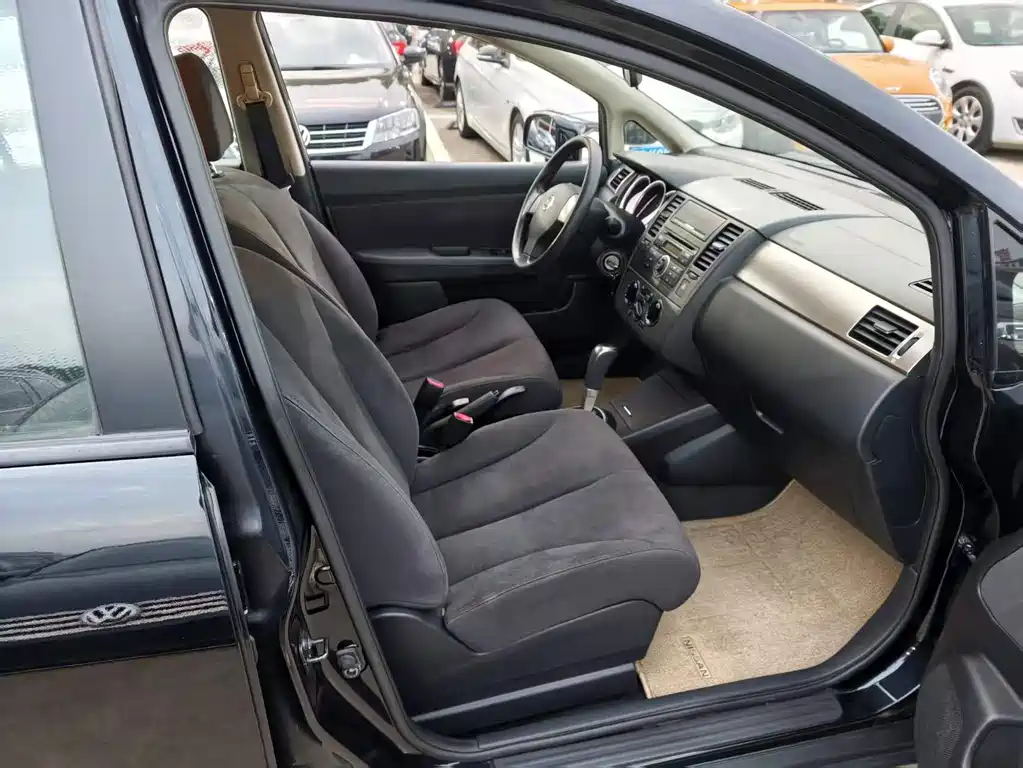 Nissan Tiida — миниатюра 14