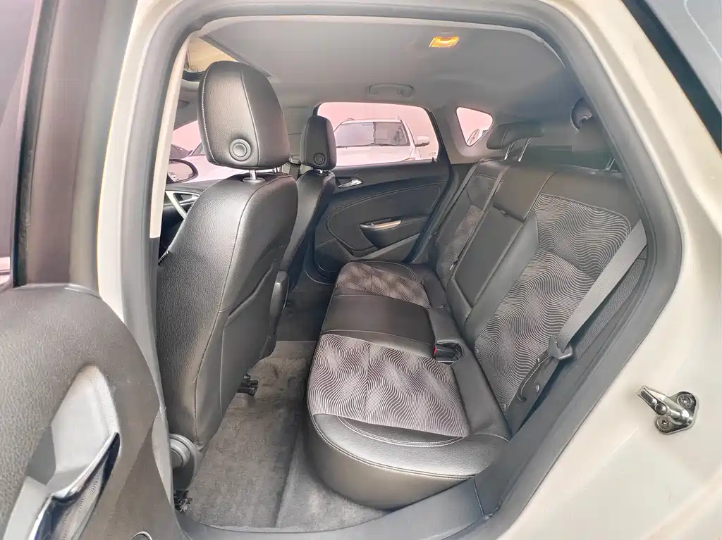 Buick Excelle — миниатюра 9