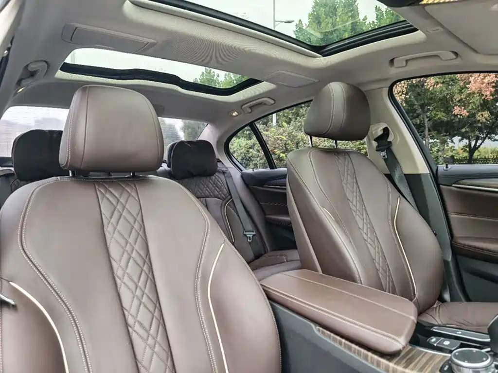 BMW 5 Series — миниатюра 16